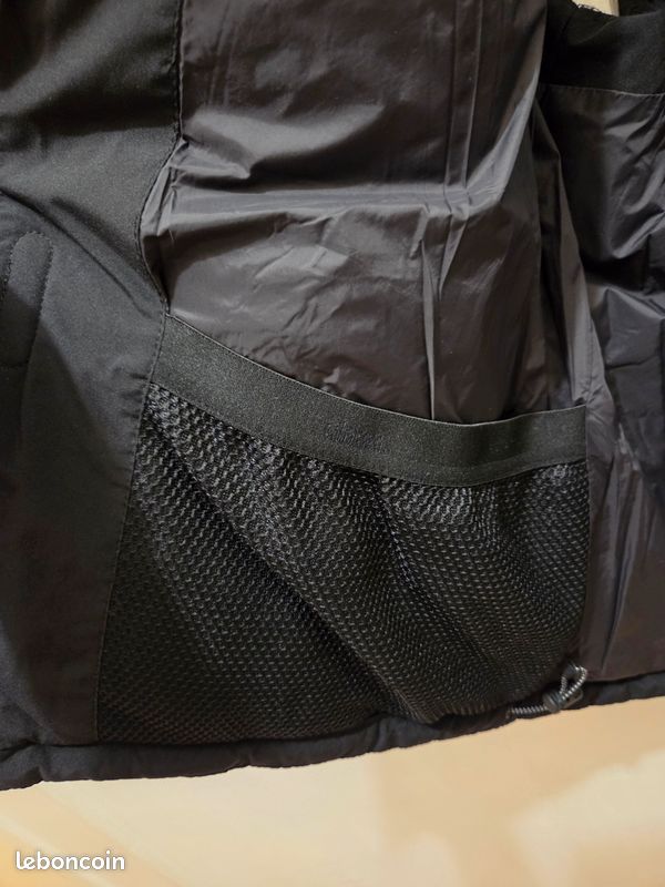 Doudoune sans manches Zara — très épaisse, comme neuve (noire