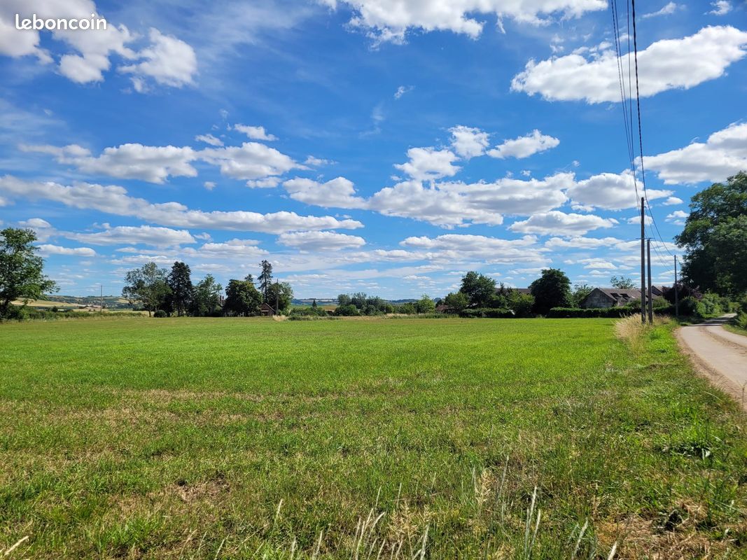 Terrain 2000 m² · à Chantelle · 2 000 m² · 33 200 €
