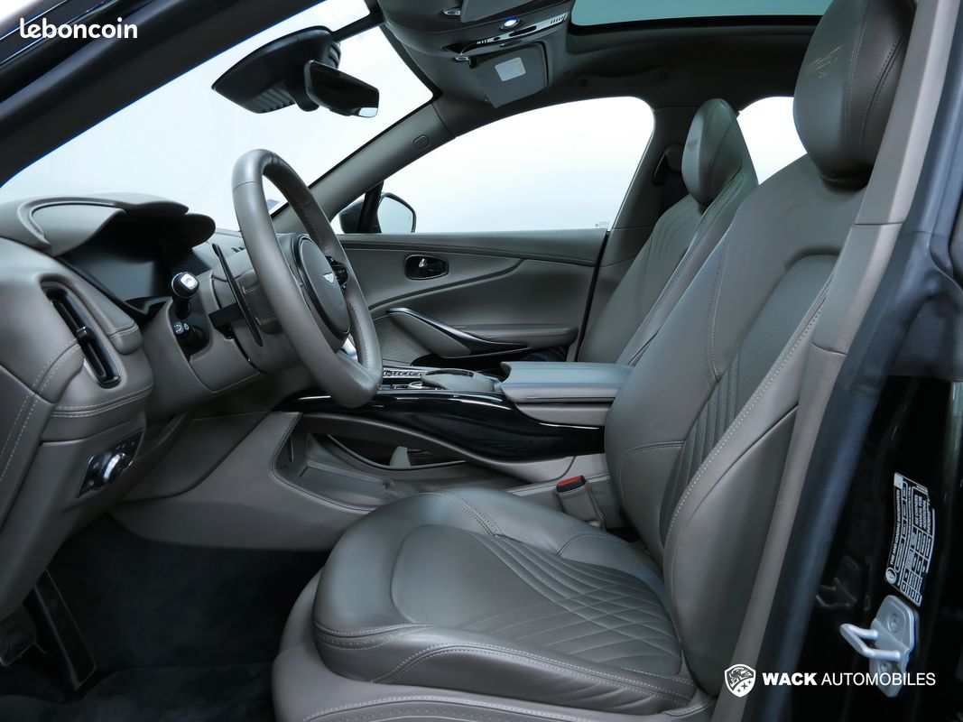 Aston MARTIN DBX 4.0L V8 550 CV BITURBO EDITION LIMITÉE 1913 SPECIFICATION / PACK ELEGANCE / ECHAPPEMENT SPORT / MINOTAUR GREEN (image 3)