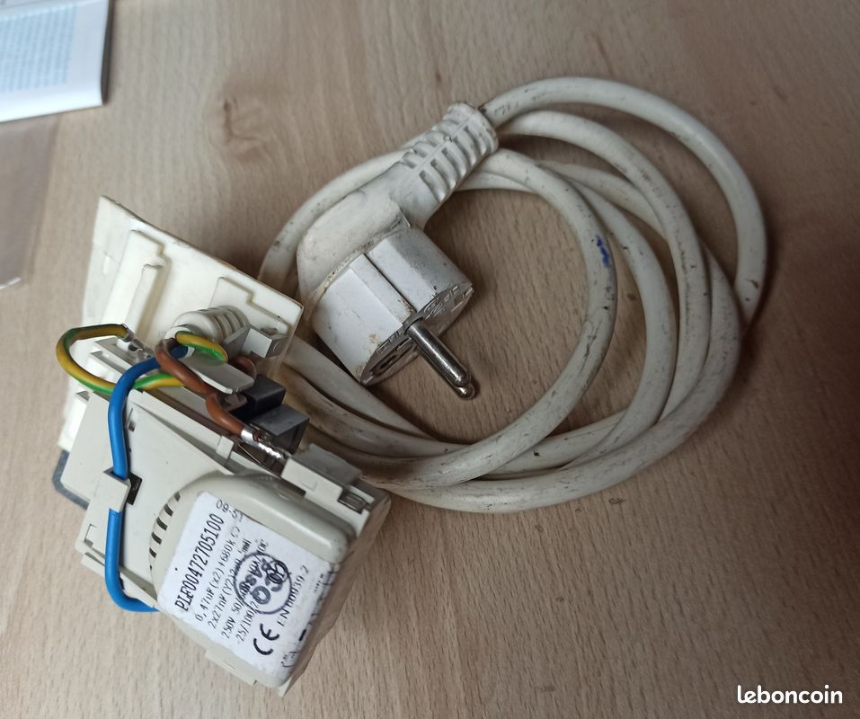 Filtre Antiparasite 0.47uf 10a Réf: Plf00472705100 Lave Linge Ariston Hotpoint Indesit (image 3)