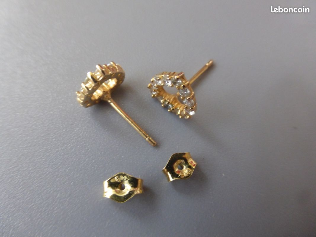 Boucles oreilles coeur avec zirconiums plaqué or qualité poinçons sur fermoirs 1,05gr tbé (image 2)