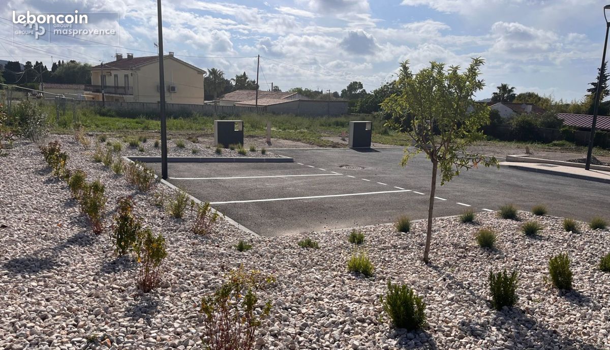 Terrain à bâtir de 640 m² à LES PENNES-MIRABEAU (13) · 259 900 €