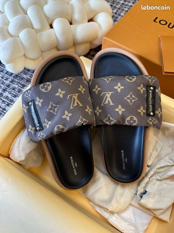 Chaussons Pantoufle Louis Vuitton Femme Pantoufle LV Traveller