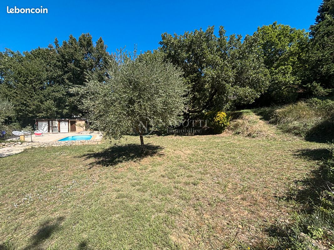 Terrain 969 m² CADENET (image 1)