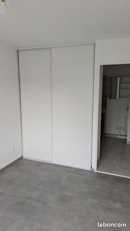 https://img.leboncoin.fr/api/v1/lbcpb1/images/ea/02/96/ea029650bcb905f8467072a8c293e00378694e2d.jpg?rule=ad-image