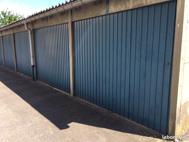 GARAGE Edgar Quinet ST MAX 54130 à 300 m du TRAM · à Saint-Max · 15 800 €