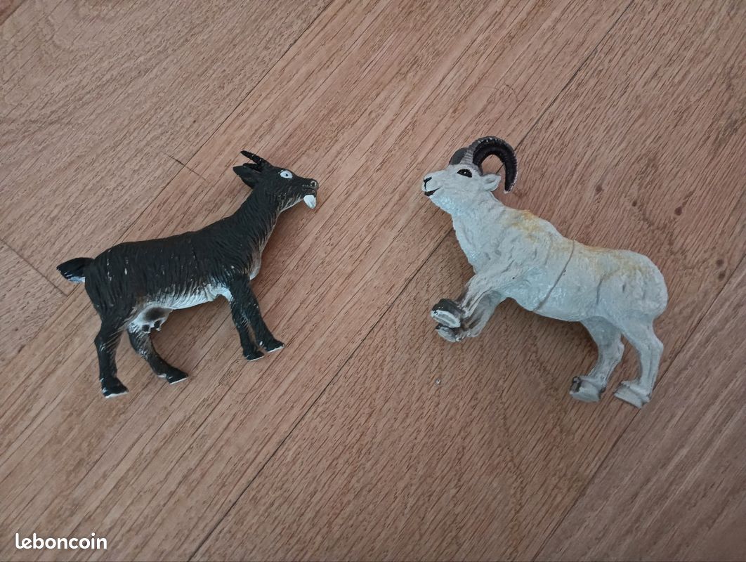 Figurines (image 3)