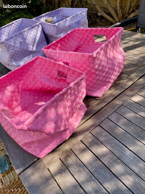 2 bacs de rangement Vertbaudet. Roses. TypĂ©s enfant đ§đŸ (image 10)