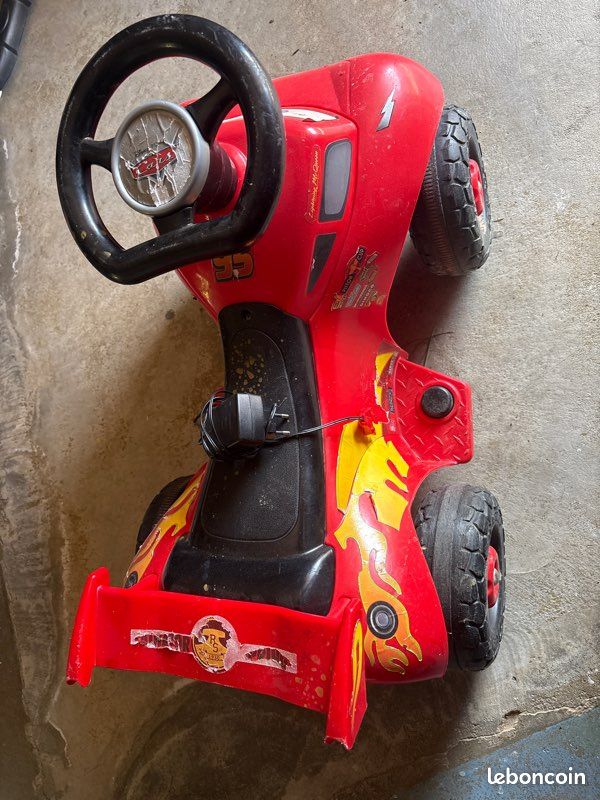 Voiture porteur Cars Flash McQueen – pour pièces ou réparation