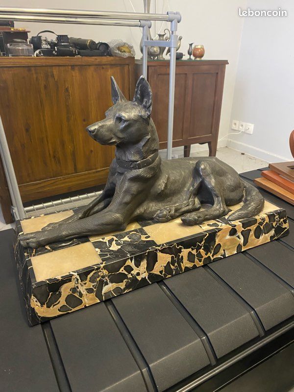 Sculpture - Chien : Bull dog Vert Fonte - Vendu