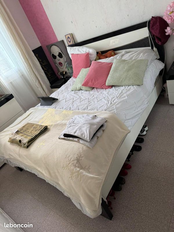 À vendre meubles chambres complète (image 1)