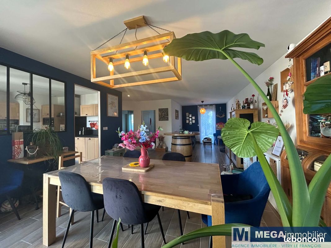 Maison 5 pièces 100 m² · à Saint-Amand-sur-Fion · 100 m² · 189 000 €