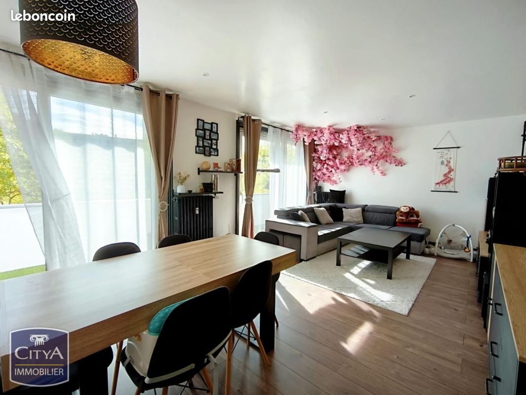 Appartement 3 pièces 101 m² · à Saint-Chamond · 101 m² · 165 000 €