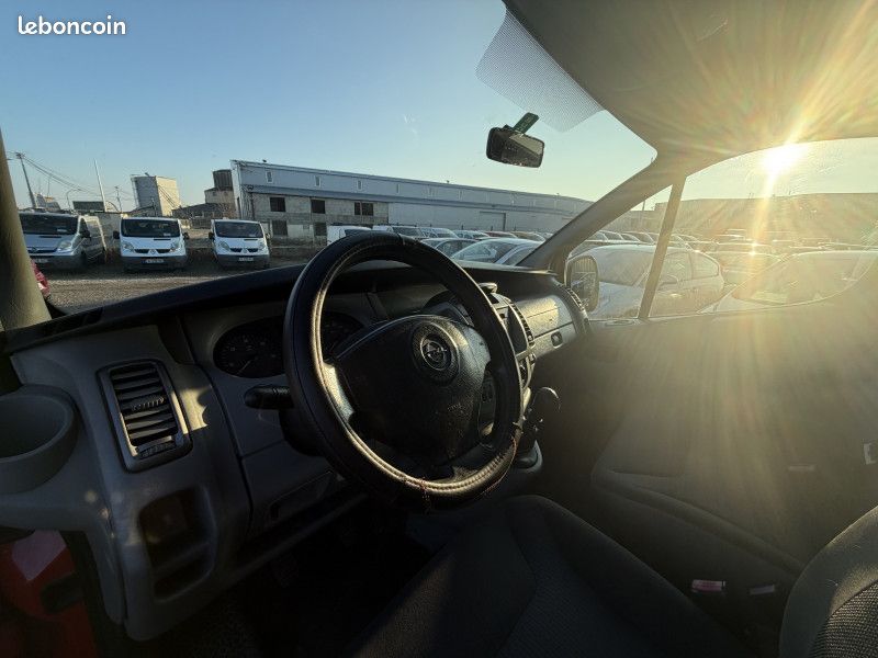 Opel VIVARO FG F2700 C1 CDTI115 (image 11)