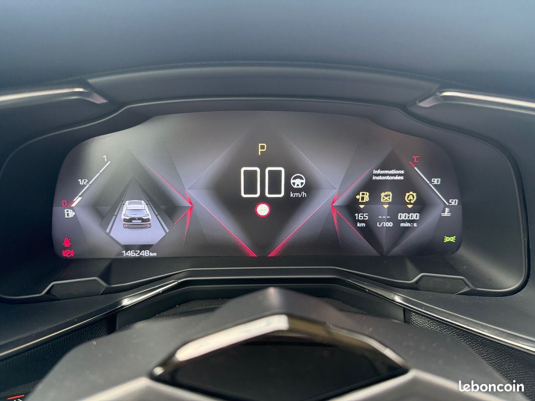 DS DS7 2.0 BlueHDi 180 EAT8 Performance Line Harman Kardon Caméra 360 Montre B.R.M Attelage Garantie 12 mois (image 14)