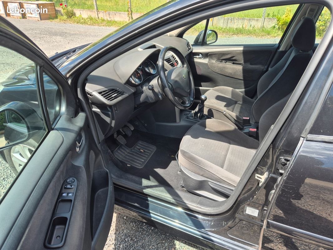 Peugeot 207 1.6 HDI 90ch 3ème main (image 3)