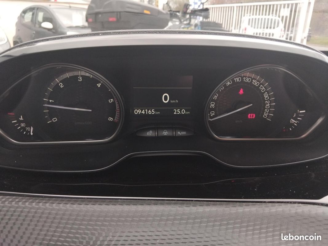 PEUGEOT 2008 1.6 BlueHDi 100Ch GT Line Garantie 12 mois (image 4)