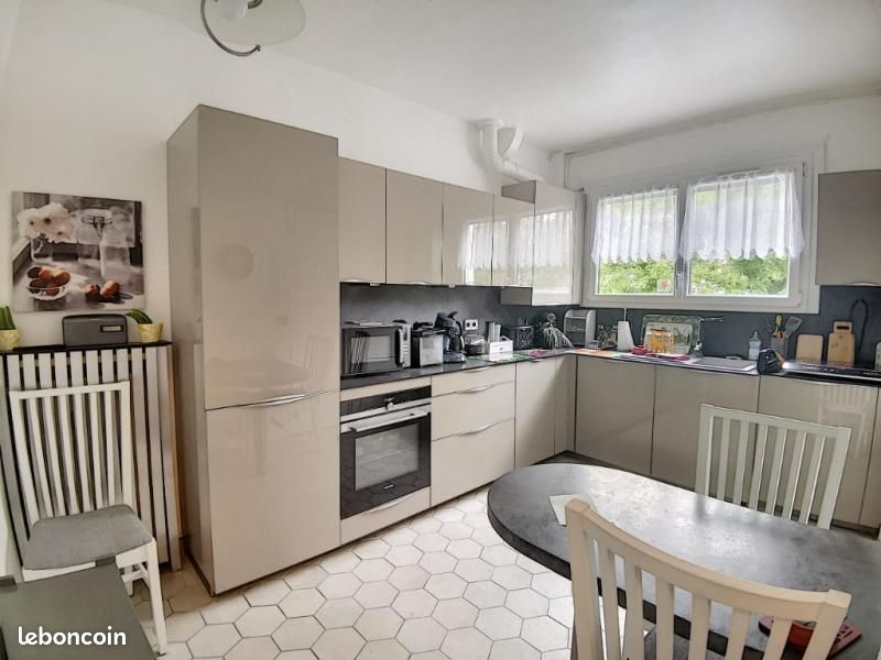 Appartement 3 pièces 71 m² · à La Courneuve · 71,5 m² · 1 250 €