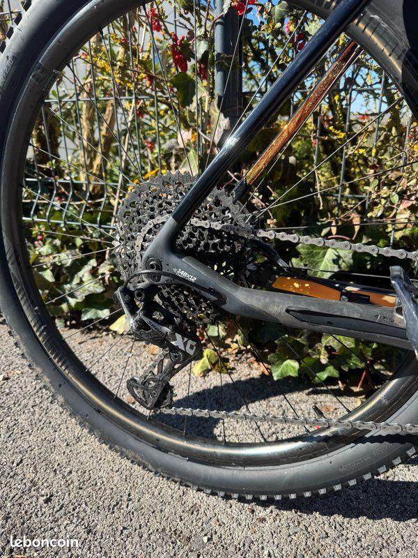 VTT semi-rigide carbone (image 10)