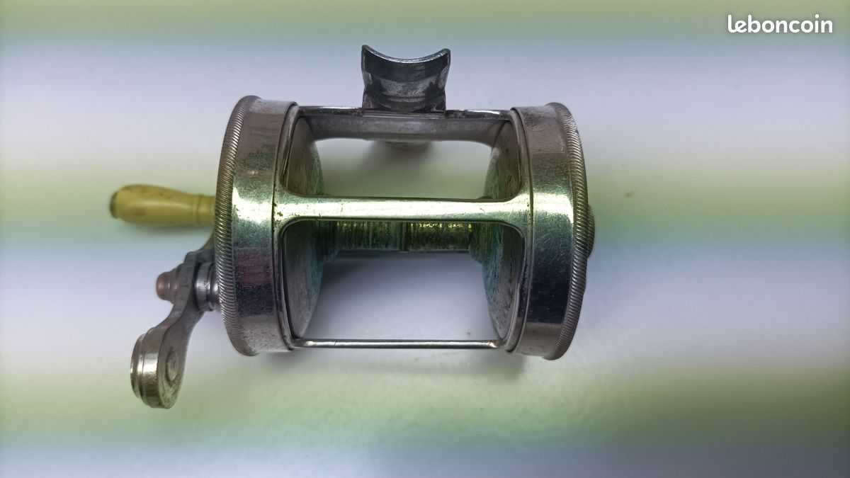 Moulinet De Pêche à Mouche Ancien CADOR, Pour Collection Ou Décoration