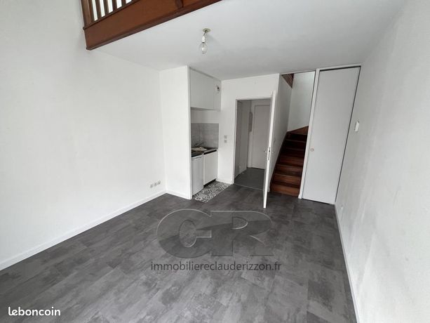 Studio 1 pièce 27 m²