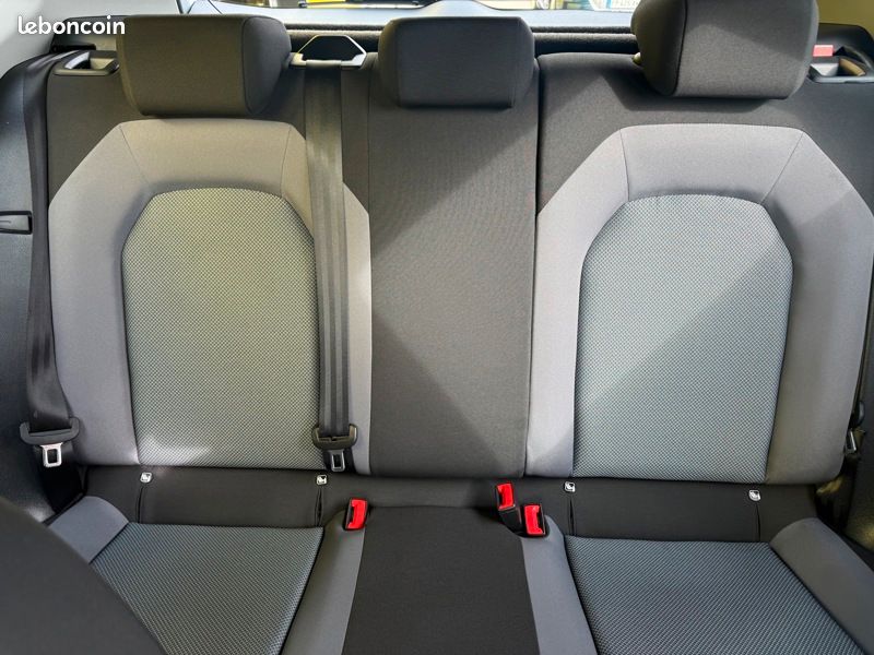 Seat Arona 1.6 TDI 95 Style Business Carplay Régul Clim auto (image 28)