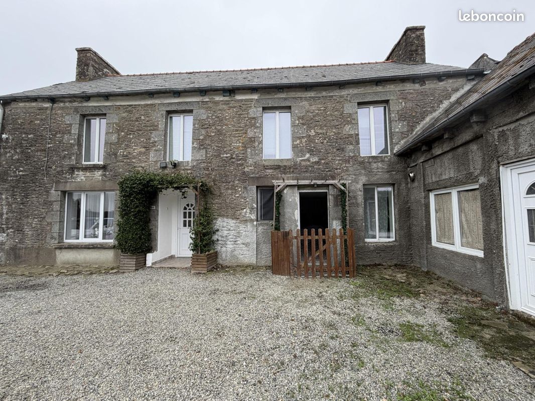 Maison 8 pièces 186 m² · au Mené · 186 m² · 149 100 €