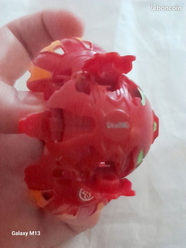 Petite Bakugan rouge orange et vert (image 4)