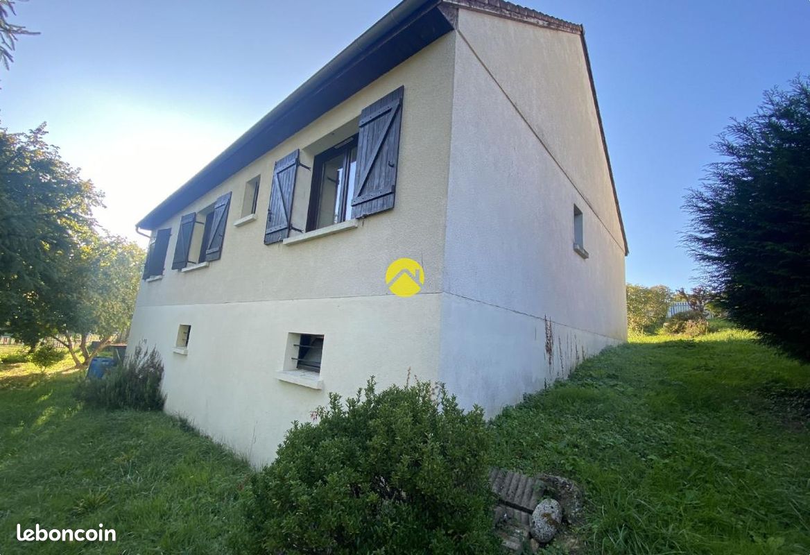 Maison 4 pièces 90 m² · à Cours-les-Barres · 90 m² · 19 000 €