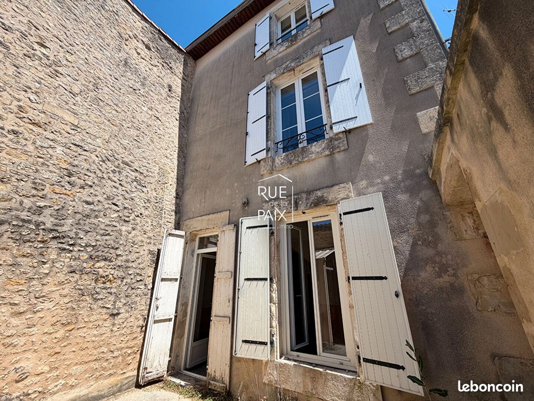 Maison 5 pièces 104 m² · à Saint-Maixent-l'École · 104 m² · 106 000 €