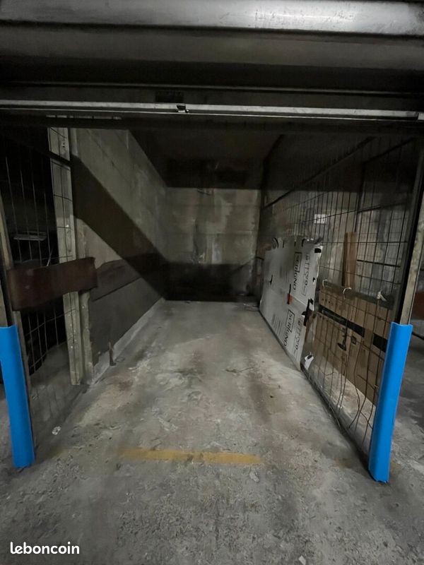 Parking 9 m² · à Paris · 9 m² · 170 €/mois