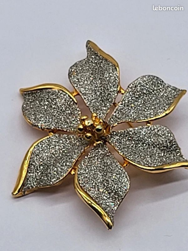 Broche Vintage élégante - Strass Scintillants - Bijou Occasion