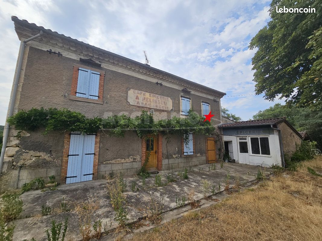 Maison 9 pièces 181 m² · à Saint-Julien-du-Puy · 181 m² · 170 000 €