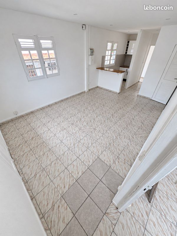 Appartement 3 pièces 52 m² · à Basse-Terre · 52 m² · 680 €/mois
