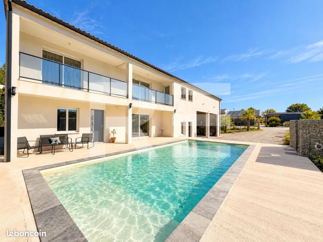 Maison 8 pièces 245 m² · à Martignargues · 245 m² · 566 000 €
