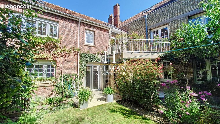 Maison de ville 10 pièces 292 m²