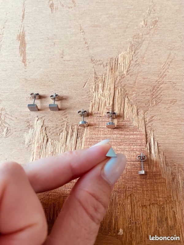 Set Boucles d’oreilles en acier il ne reste plus que les puces en forme de triangle et les puces rondes lisses Envoi rapide et soigné (image 8)