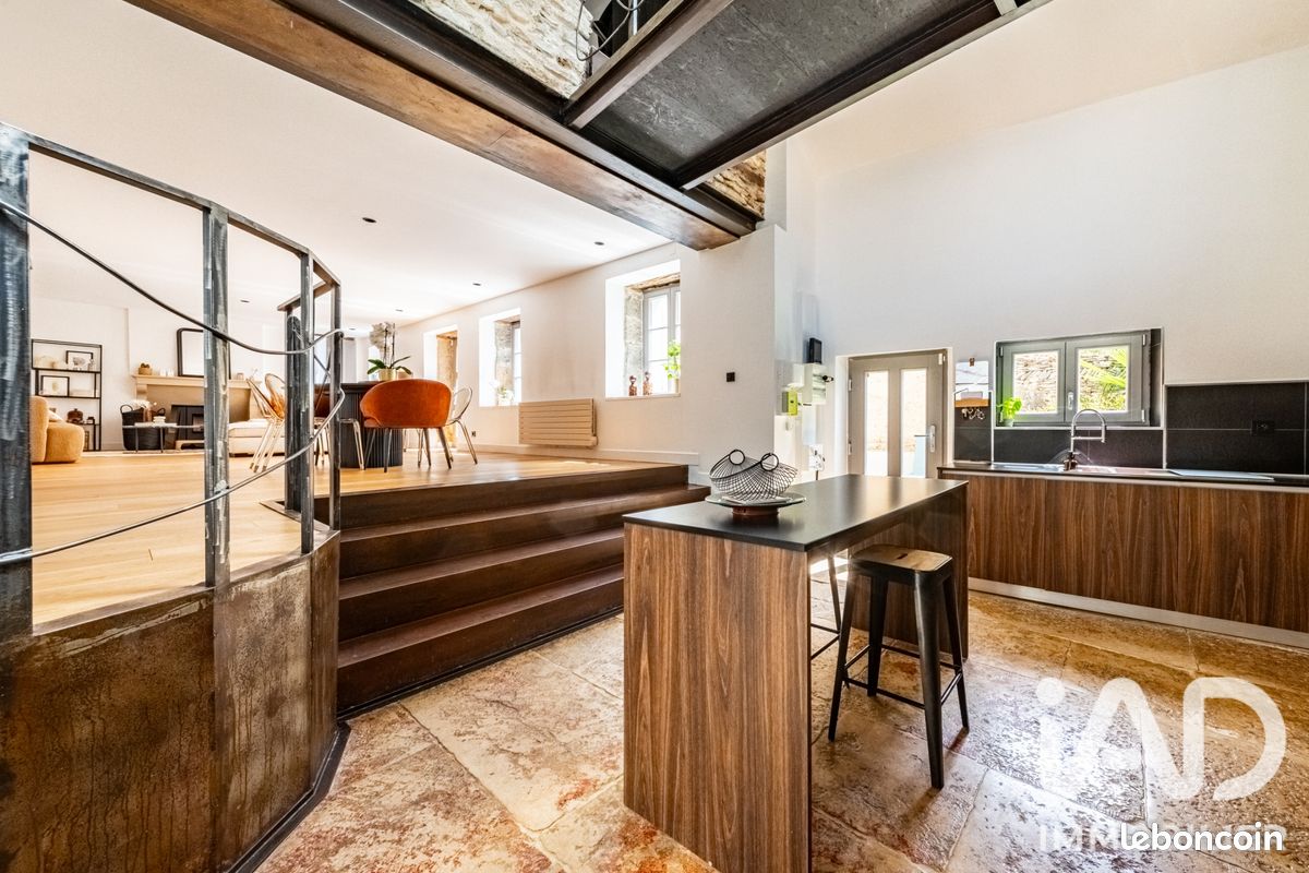 Maison 4 pièces 140 m² · à Fontaine-lès-Dijon · 140 m² · 1 600 €