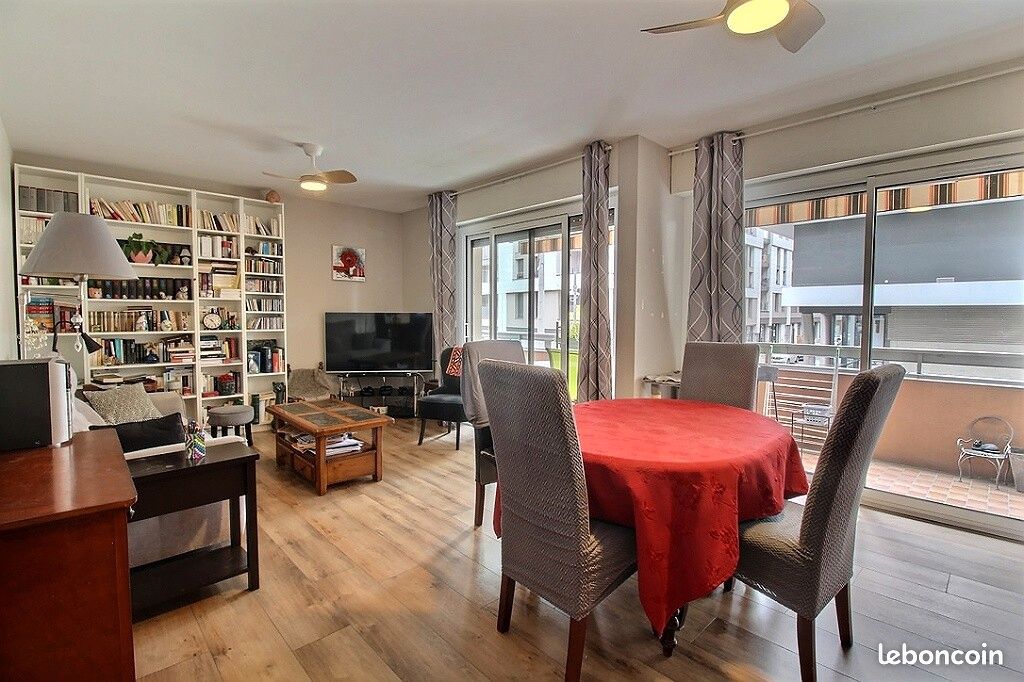 Appartement 3 pièces 82 m² · à Thonon-les-Bains · 82 m² · 240 000 €