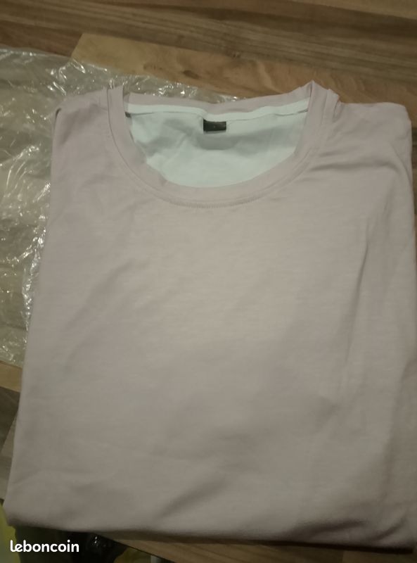Tee shirt (image 1)