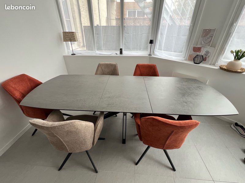 Table (image 5)