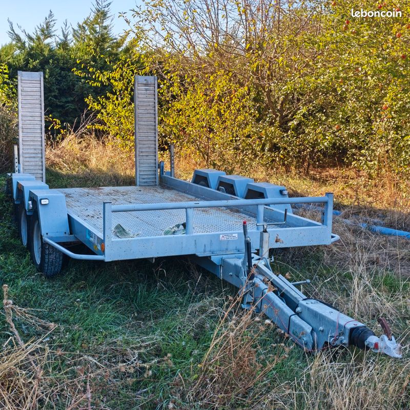 Remorque Remorque Remorque Moiroud porte engin 3 essieux 1600Kg (image 1)