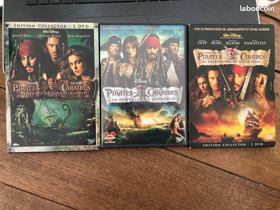 3 DVD Pirates des Caraibes (5 dvd en tout avec bonus) fontaine de jouvence - secret du coffre maudit - malediction du Black pearl (image 1)