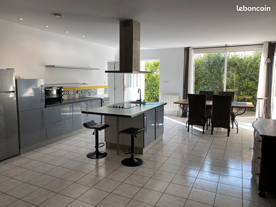 Appartement 3 pièces 81 m² · à Saint-Genis-Laval · 81 m² · 918 €