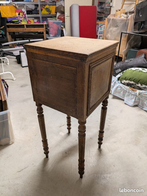 Table d'appoint de salon ou de chevet en bois, d'époque (image 4)