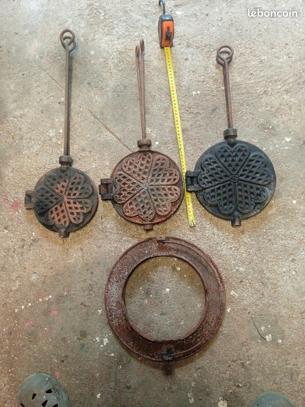 3 bons gaufriers anciens en forme de coeur (image 1)