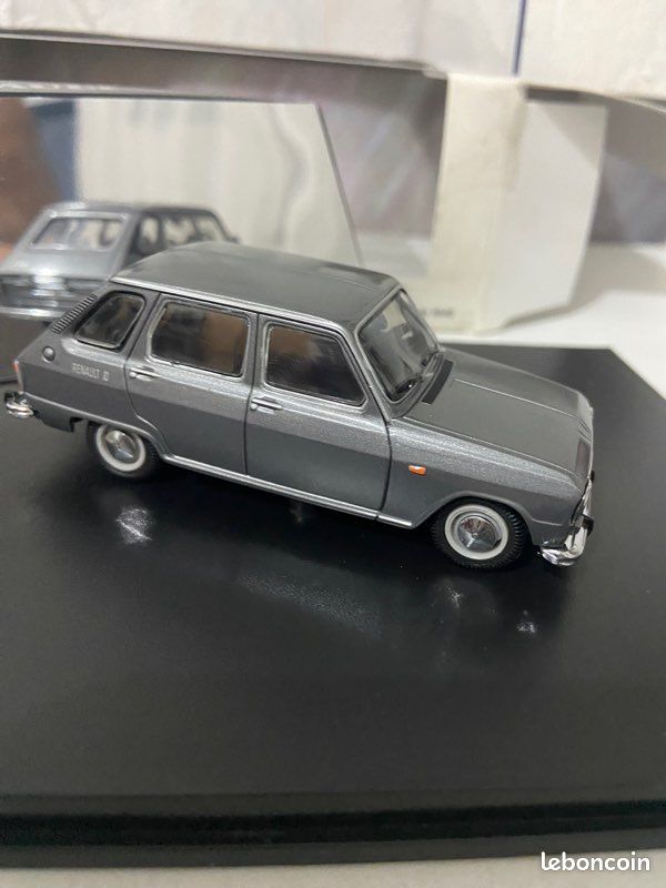ANCIENNE NOREV 1/43 n°162 : Renault 6 Bon État avec décolorations + boîte