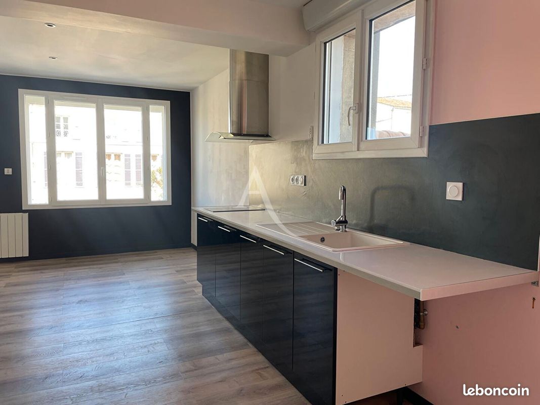 Appartement 3 pièces 72 m² · à Saintes · 72 m² · 695 €
