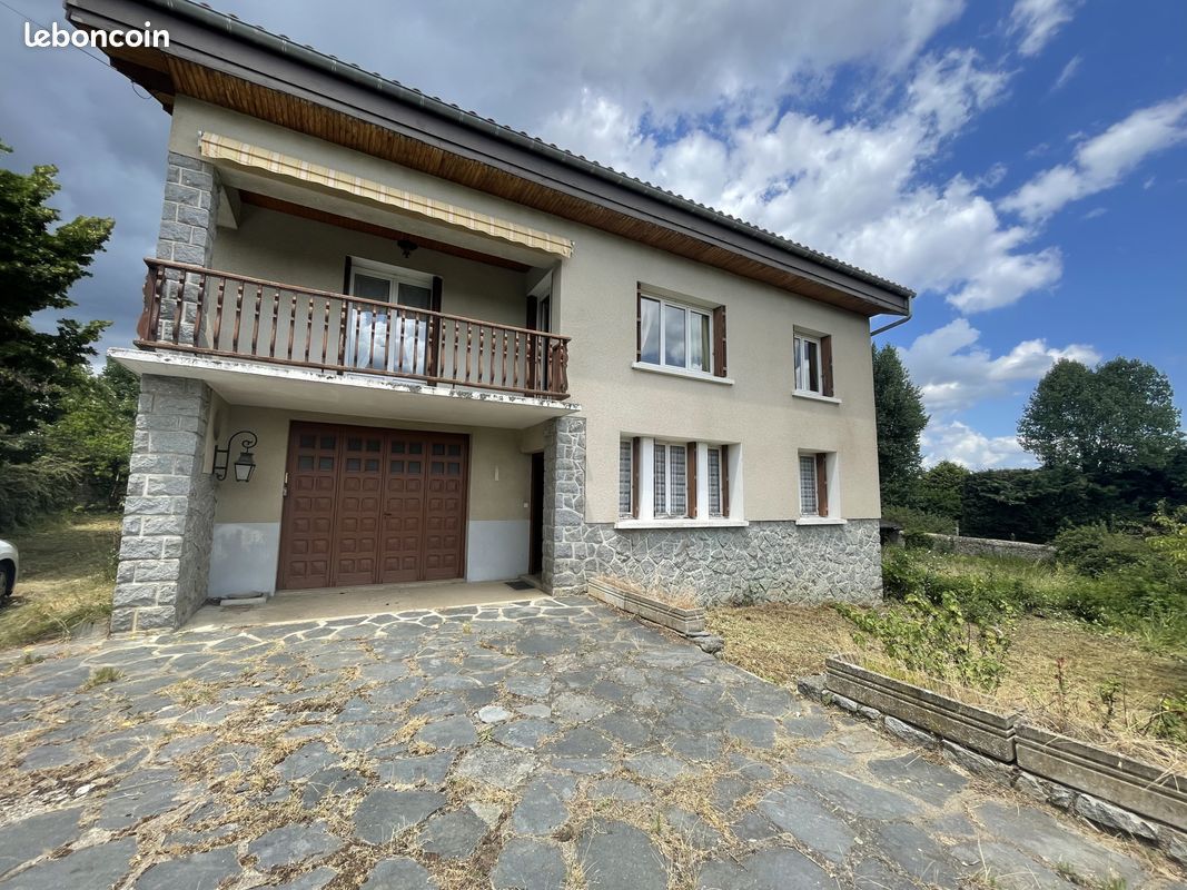 Maison 8 pièces 212 m² · à Yssingeaux · 212 m² · 320 000 €