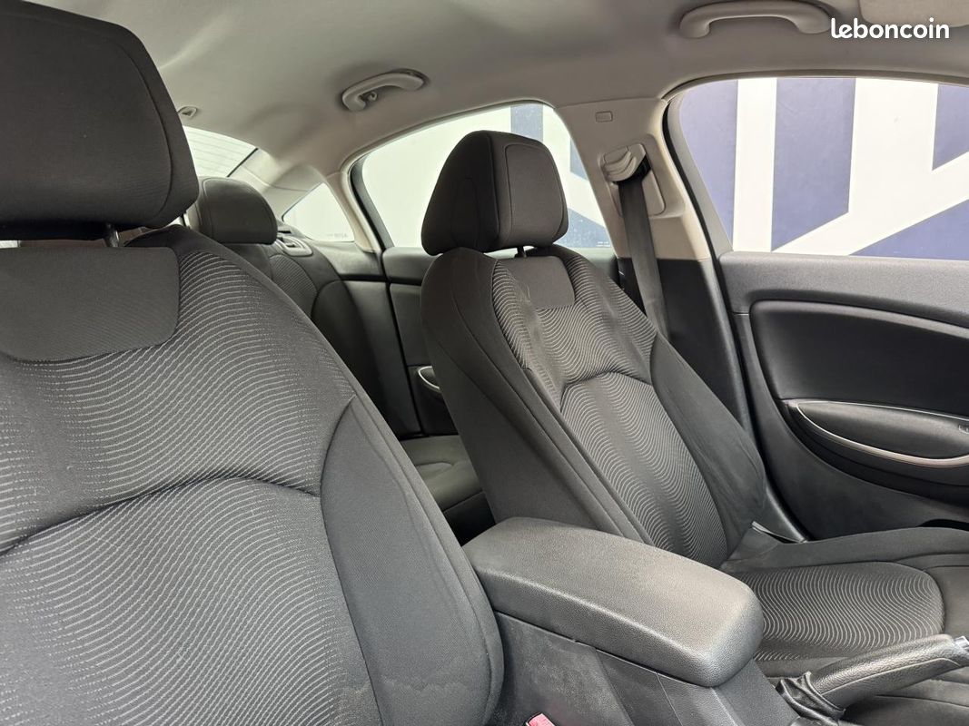 CITROEN C5 1.6 HDi 16V FAP - 110ch BERLINE . PHASE 2 /ATTRACTION (image 12)